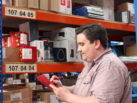 Philipp, Lager-Mitarbeiter bei Connox