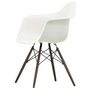 Vitra - Eames Plastic Armchair DAW, Ahorn dunkel / weiß (Kunststoffgleiter basic dark)