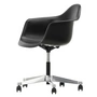 Vitra - Eames Plastic Armchair PACC RE, poliert / tiefschwarz, weiche Rollen (Hartboden)