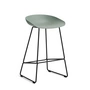 HAY - About A Stool AAS 38 Barhocker H 76, schwarz / fall green 2.0 (Kunststoffgleiter)