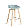 Hay - About A Stool AAS 32 H 75 cm, Eiche lackiert / Edelstahl / dusty blue 2.0 (Filzgleiter)