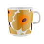Marimekko - Oiva Unikko Becher mit Henkel, 400 ml, weiß / caramel / warm orange