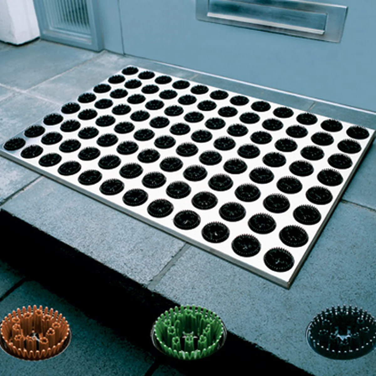 Radius Design - feet back