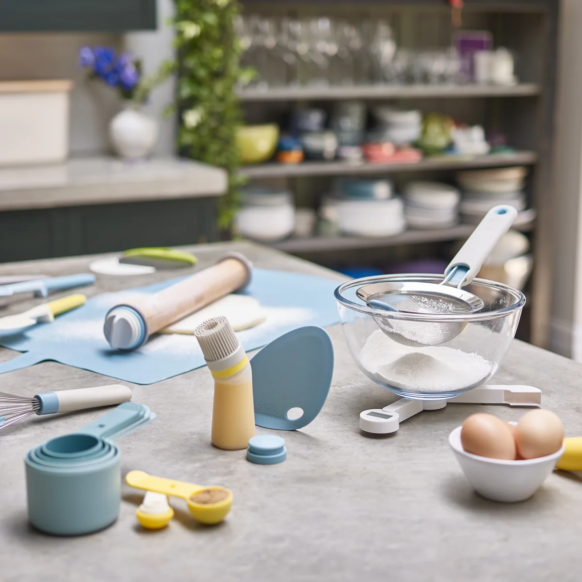 Utensilien von Joseph Joseph zum Backen