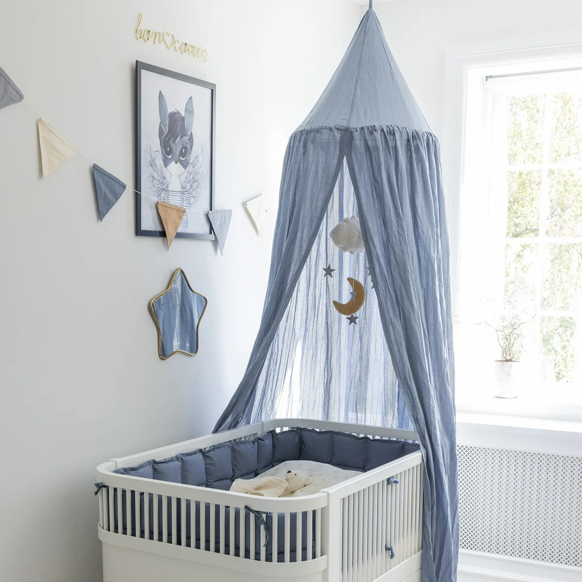 Betthimmel von Sebra in powder blue