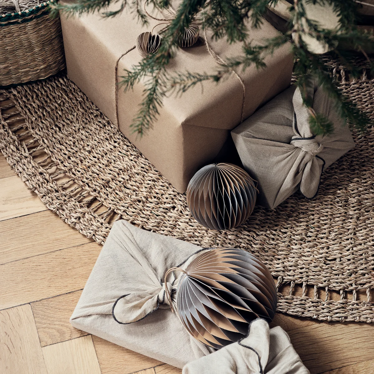 Die Christmas Ball Anhänger von Broste Copenhagen