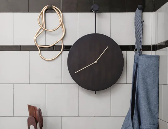 Finden Sie eine Vielzahl an Wanduhren für Ihre Küche, Ihr Büro oder Ihr Wohnzimmer in unserem Online-Shop.