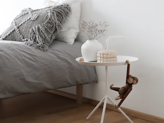 Schaffen Sie eine wohlige Atmosphäre im Schlafzimmer mit den Nachttischen von Connox. Ob raffiniert oder schlicht, in unserem Design-Shop ist für jeden Geschmack das passende Modell dabei.