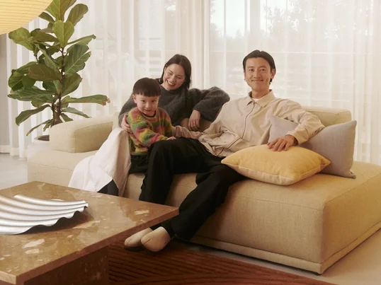 Wir haben gemeinsam mit Muuto den Gründer Wai Tsui in seinem Stadthaus in den norwegischen Bergen besucht.