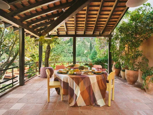 Der Boho-Style steht für Lässigkeit, Kreativität und eine gewisse Unperfektheit – gepaart mit warmen Farben, natürlichen Materialien und liebevollen Details.