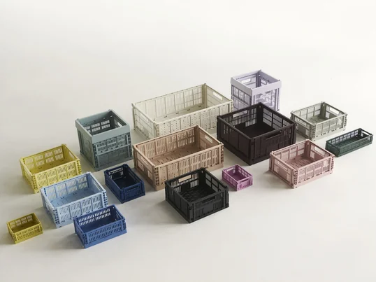 Die Line Extension der Colour Crates von HAY erweitert die Farbauswahl um einige neue Highlights und bietet noch mehr Kombinationsmöglichkeiten!