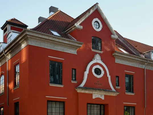 Das Audo Designhotel mitten in Kopenhagen ich zugleich Hotel, Cafe und Co-Working Space. Die skandinavische Eleganz und der Minimalismus lassen Ruhe einkehren!