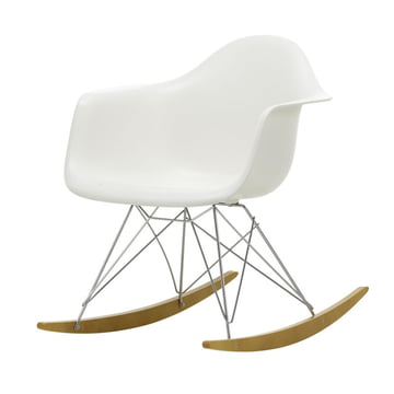 Eames Plastic Armchair RAR von Vitra in Ahorn gelblich / Chrom / weiß