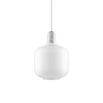 Amp Pendelleuchte small von Normann Copenhagen in Weiß / Weiß