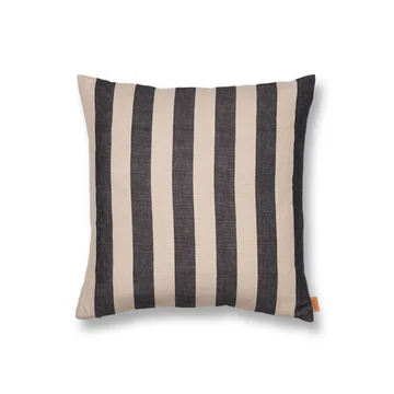 Grand Kissen 50 x 50 cm von Ferm Living in sand / schwarz