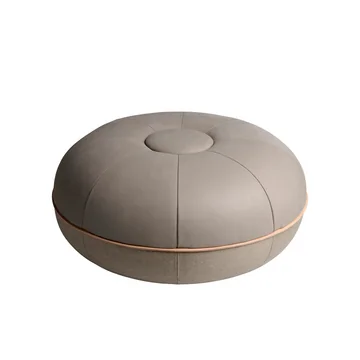 Pouf by Cecilie Manz von Fritz Hansen in der Farbe hellgrau