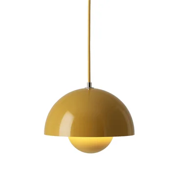Die FlowerPot Pendelleuchte VP1 von &Tradition, senf