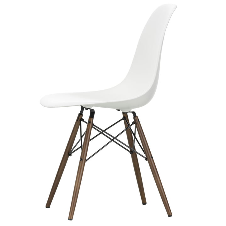 Eames Plastic Side Chair DSW von Vitra in Ahorn dunkel / weiß