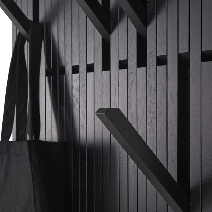 Der Piano Hanger in small von Peruse