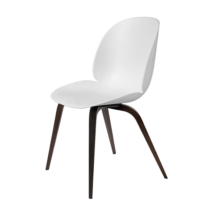 Beetle Dining Chair Wood Base von Gubi in Eiche geräuchert / Weiß