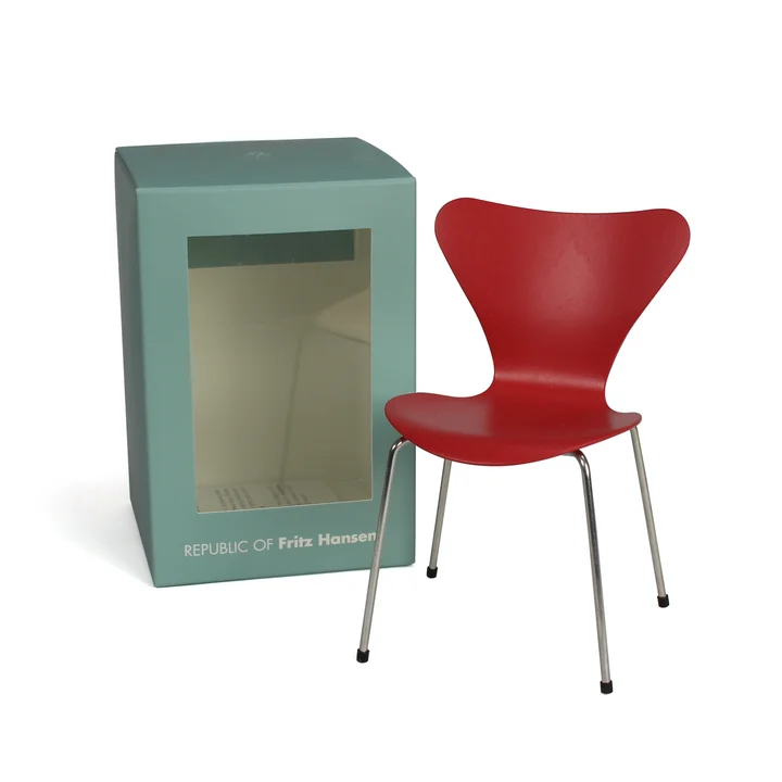 Miniatur Serie 7 Stuhl von Fritz Hansen in Opium Red