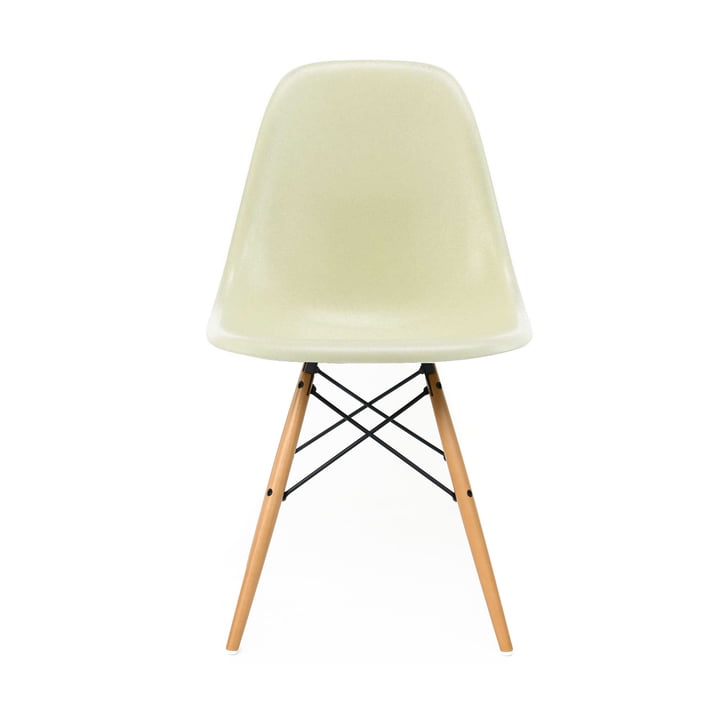 Eames Fiberglass Side Chair DSW von Vitra - Ahorn gelblich / Eames parchment