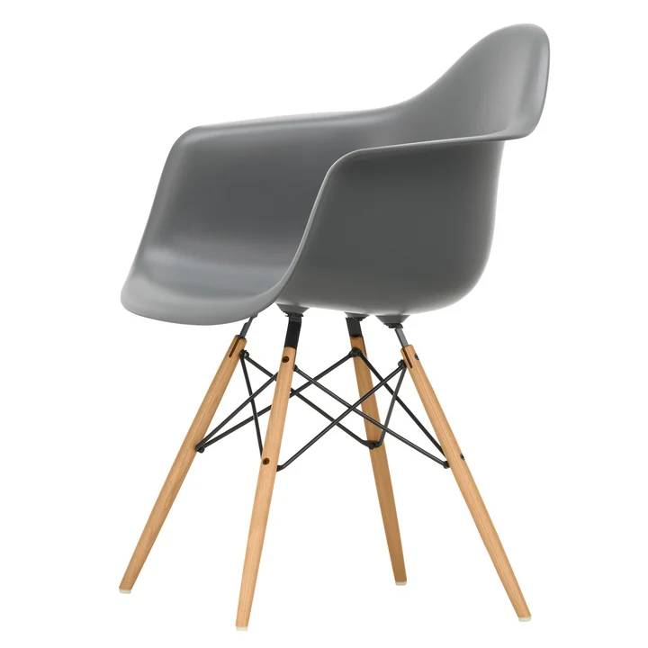 Eames Plastic Armchair DAW von Vitra in Esche honigfarben / granitgrau