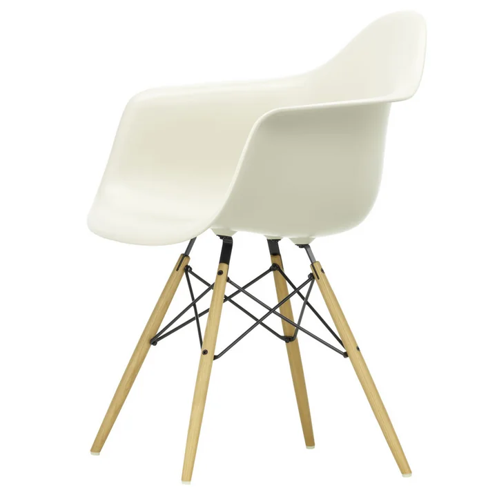 Eames Plastic Armchair DAW von Vitra in Esche honigfarben / kieselstein