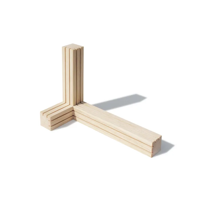 Der Tri Kartenhalter von side by side in Esche natur