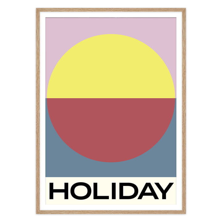 Das Holiday Poster von Marina Lewandowska für artvoll mit Rahmen in Eiche
