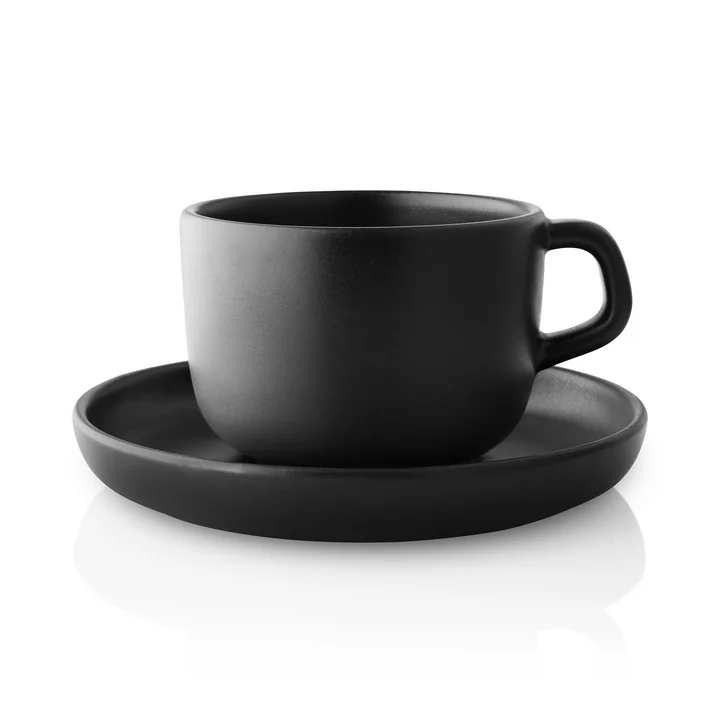 Nordic Kitchen Tasse mit Untertasse von Eva Solo in schwarz