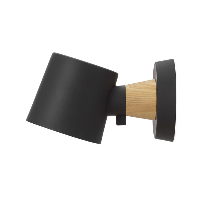 Rise Wandleuchte mit Wandhalterung von Normann Copenhagen in schwarz