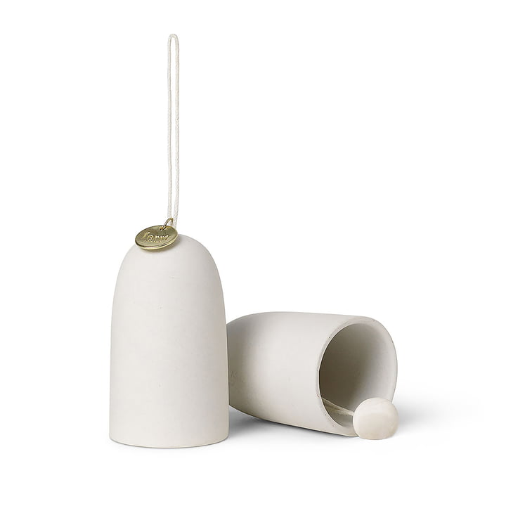 Keramikanhänger Glocken von Ferm Living in der Farbe off-white