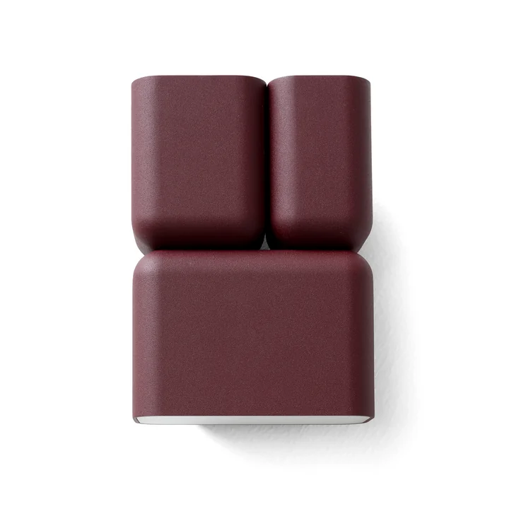 Tabata LN10 Wandleuchte, dark burgundy von &Tradition