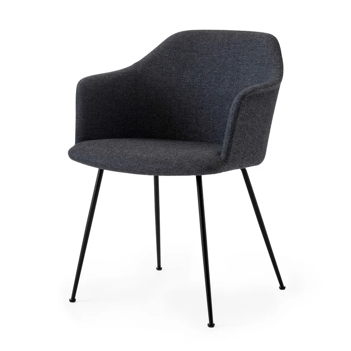 Rely HW35 Armlehnstuhl, schwarz / Kvadrat Re-Wool 198 von &Tradition