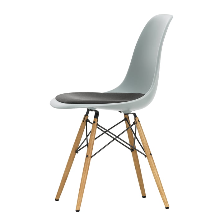 Vitra - Eames Plastic Side Chair DSW mit Sitzpolster, Esche honigfarben / hellgrau