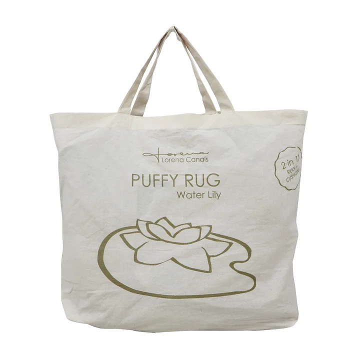 Puffy Lily Teppich, 140 x 160 cm, grün / rose von Lorena Canals