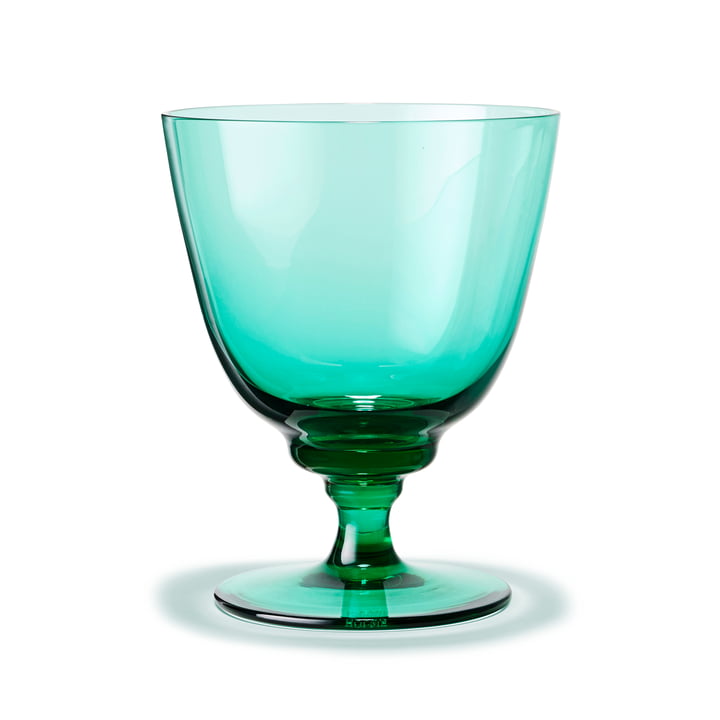 Flow Trinkglas mit Fuß mit Holmegaard in der Farbe grün
