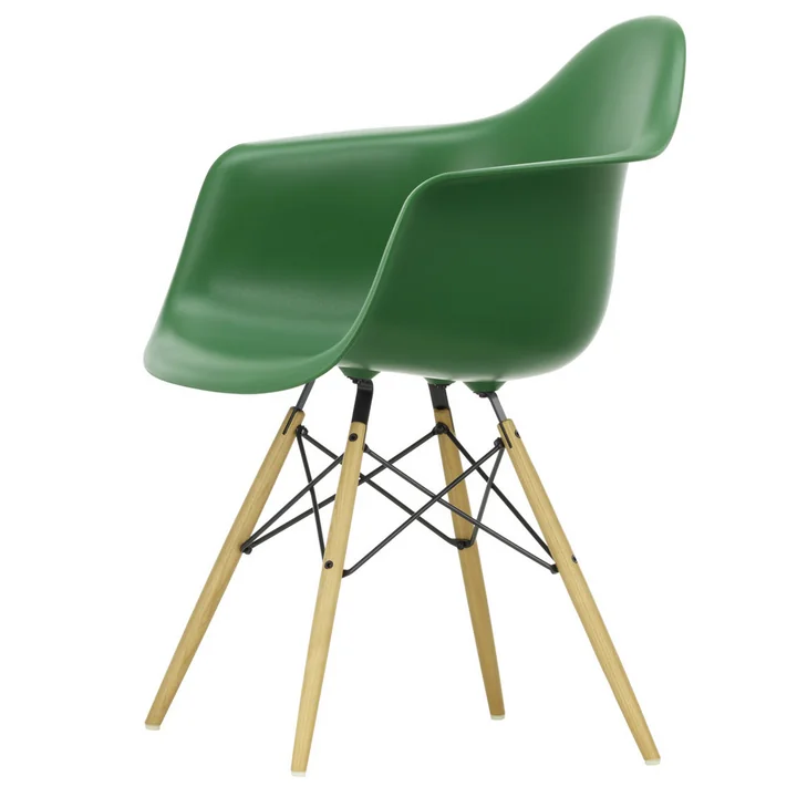 Eames Plastic Armchair von Vitra