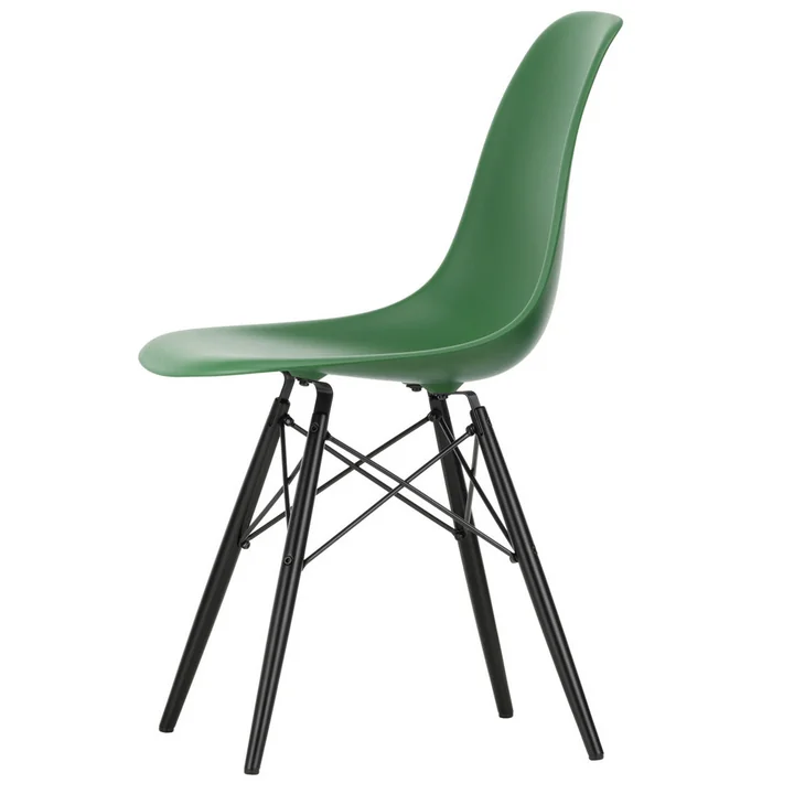 Eames Plastic Side Chair von Vitra