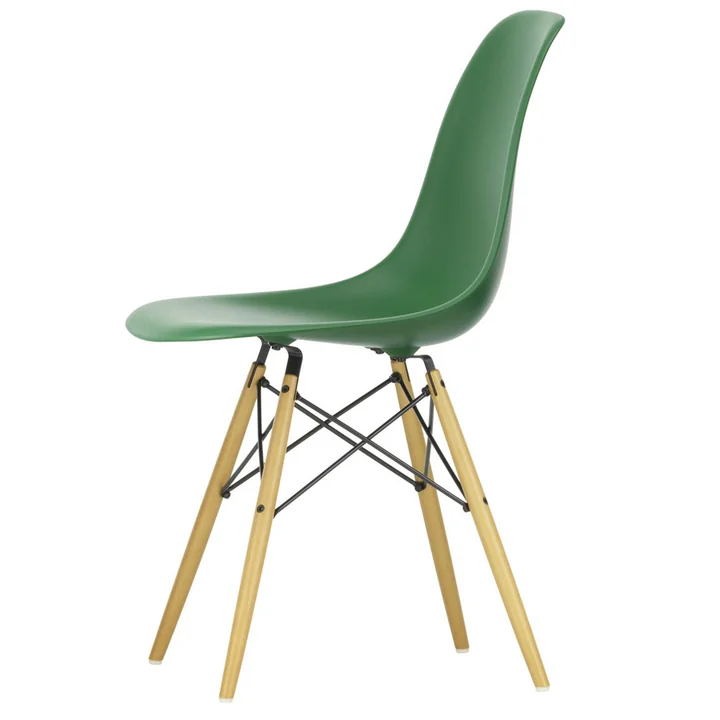 Eames Plastic Side Chair von Vitra