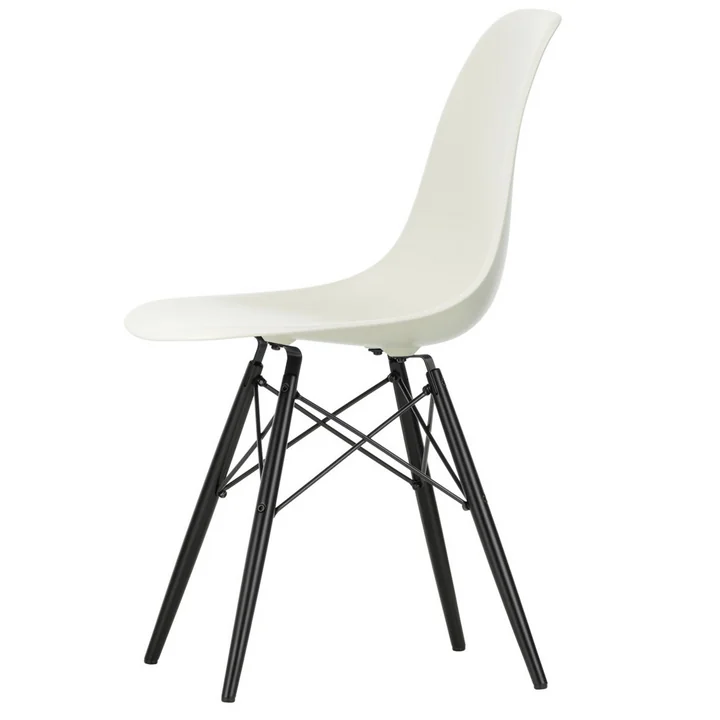 Eames Plastic Side Chair von Vitra