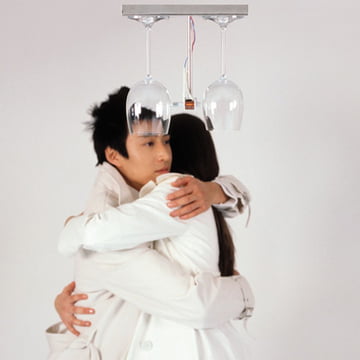 Zweistimmige Begrüßung mit der Droog Design Bottoms up doorbell