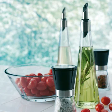 Grand Cru Essig-Öl-Spender mit Gießaufsatz von Rosendahl