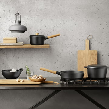 Sautierpfanne, Kasserolle, Kochtopf und Rührschüssel aus der Nordic Kitchen Kollektion von Eva Solo