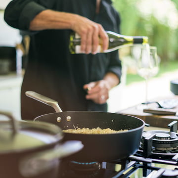 Rotisser Sautépfanne mit Deckel von Fiskars
