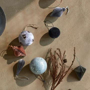 Broste Copenhagen Marble Christbaumkugeln und Christmas Mix Deko-Anhänger