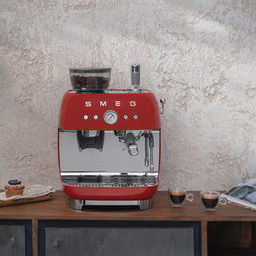 Espressomaschine mit Siebträger EGF03 von Smeg
