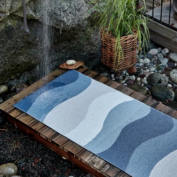 Urvi Teppich, water von Pappelina