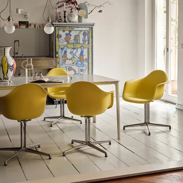 Vitra - Eames Plastic Armchair DAL RE, poliert / senf